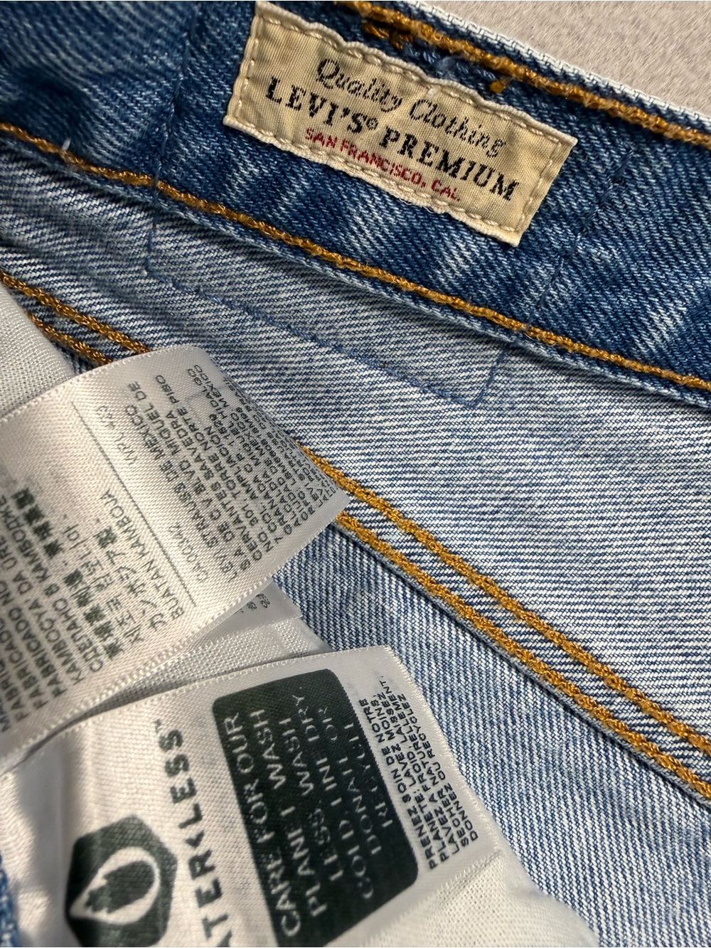 Levi's 501 W32 100% Cotton Light Blue Button Distressed Denim Cutoff Jean Shorts - Picture 4 of 11